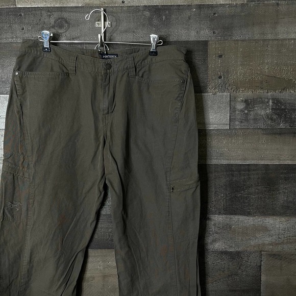 SOLD Arc'teryx Hiking Pants Size 12 32" - Picture 3 of 4